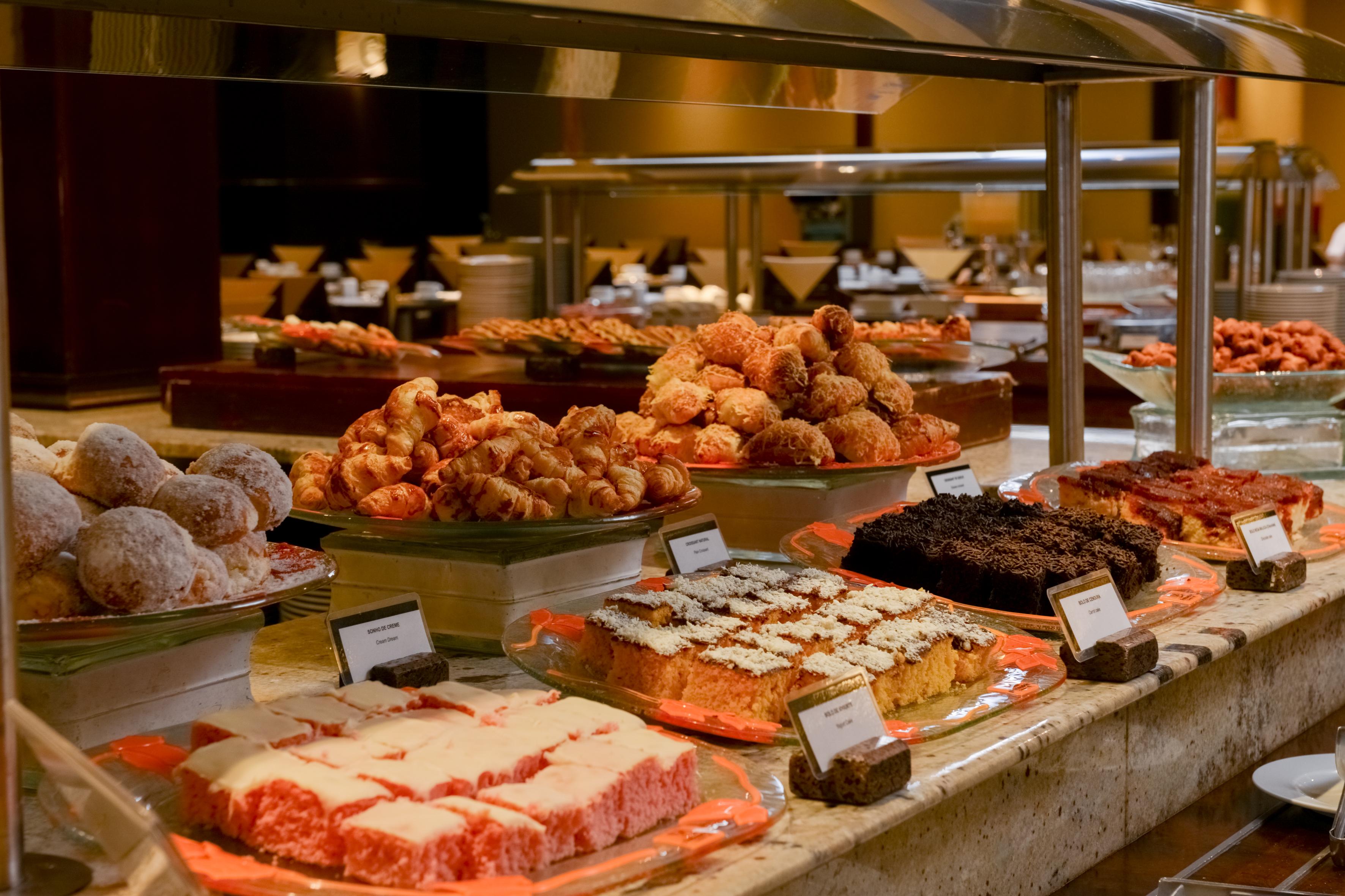 Wish Serrano Resort Gramado Exteriér fotografie A dessert buffet