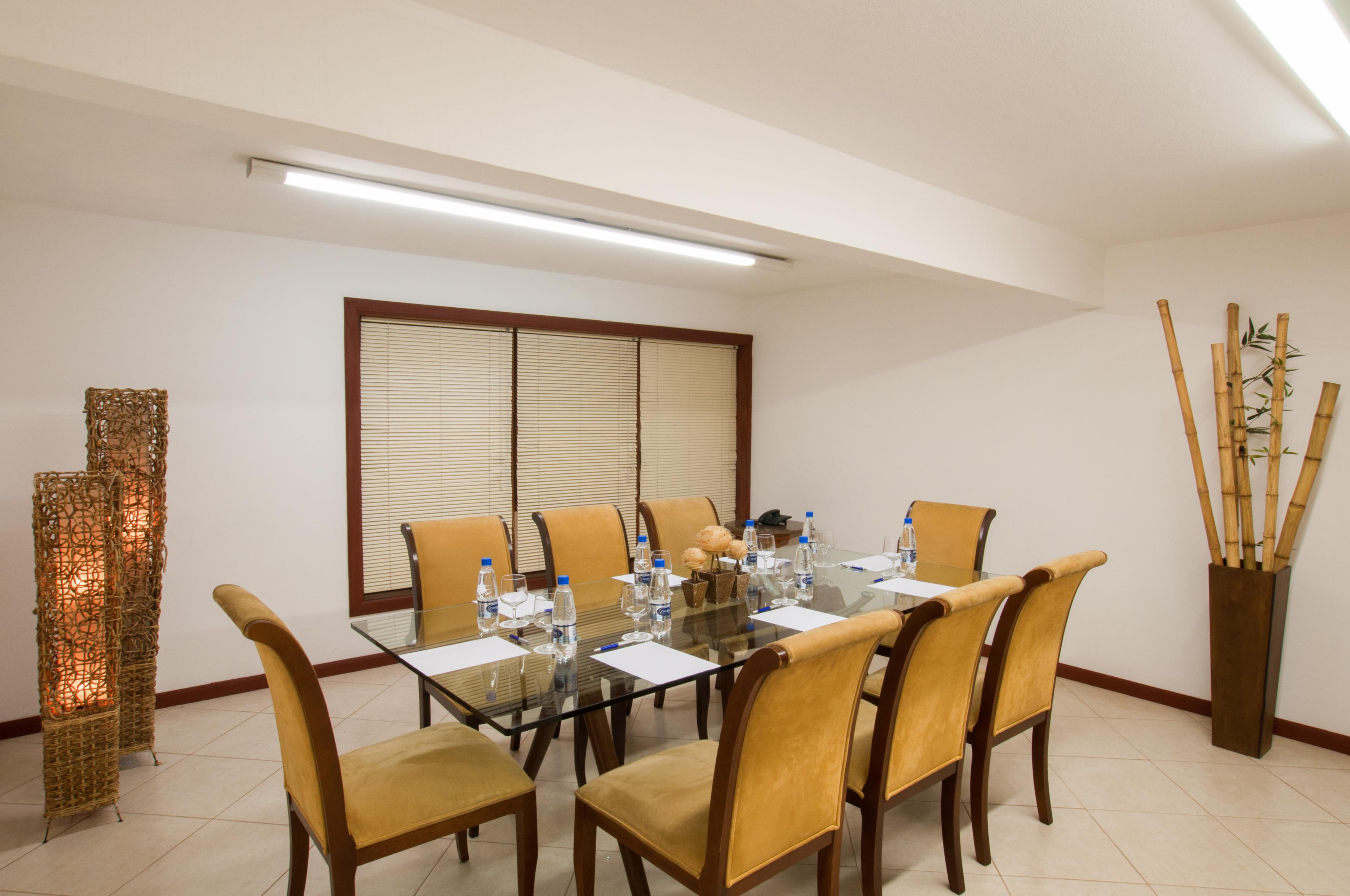 Wish Serrano Resort Gramado Exteriér fotografie Meeting room at the hotel