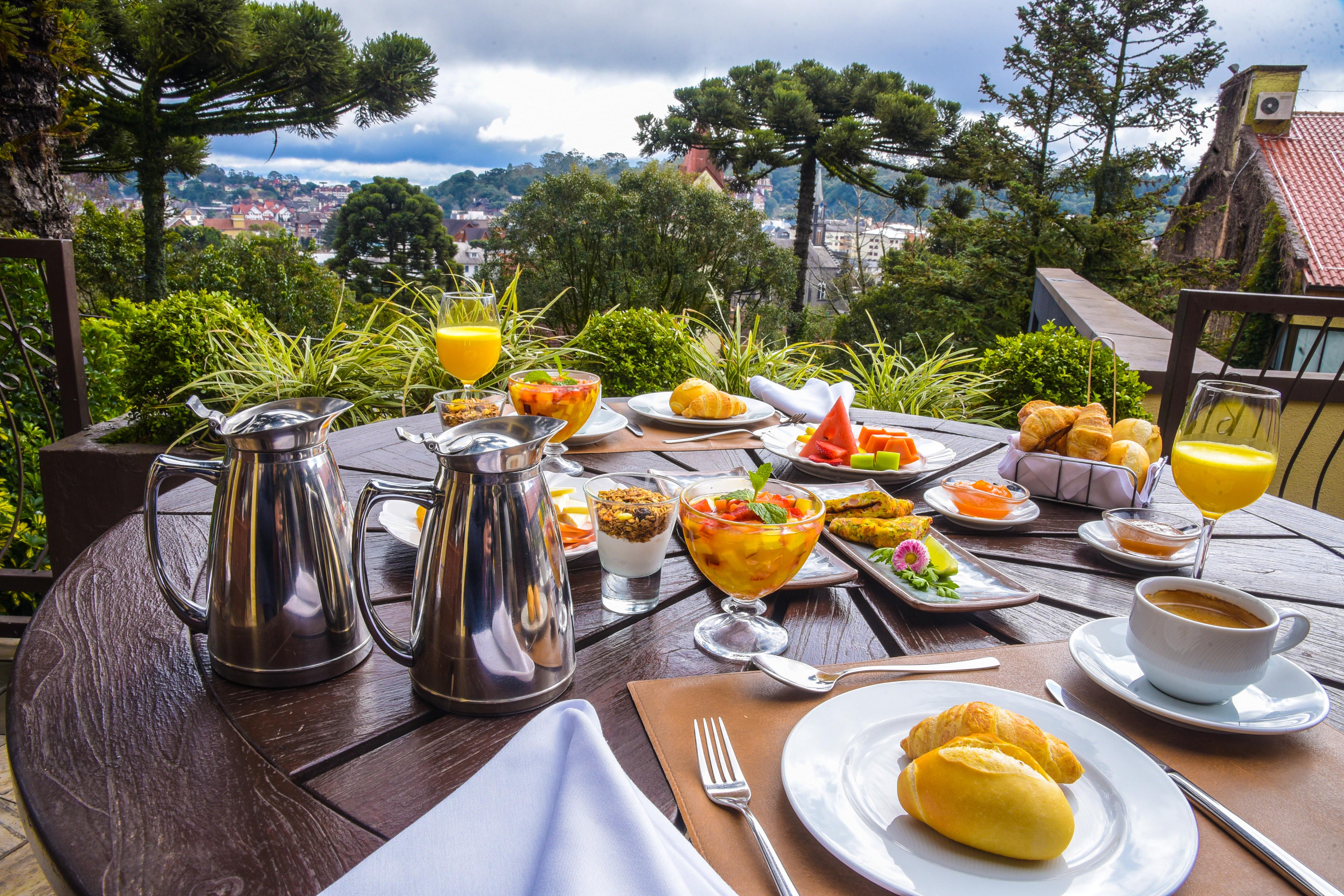 Wish Serrano Resort Gramado Exteriér fotografie Breakfast at the hotel