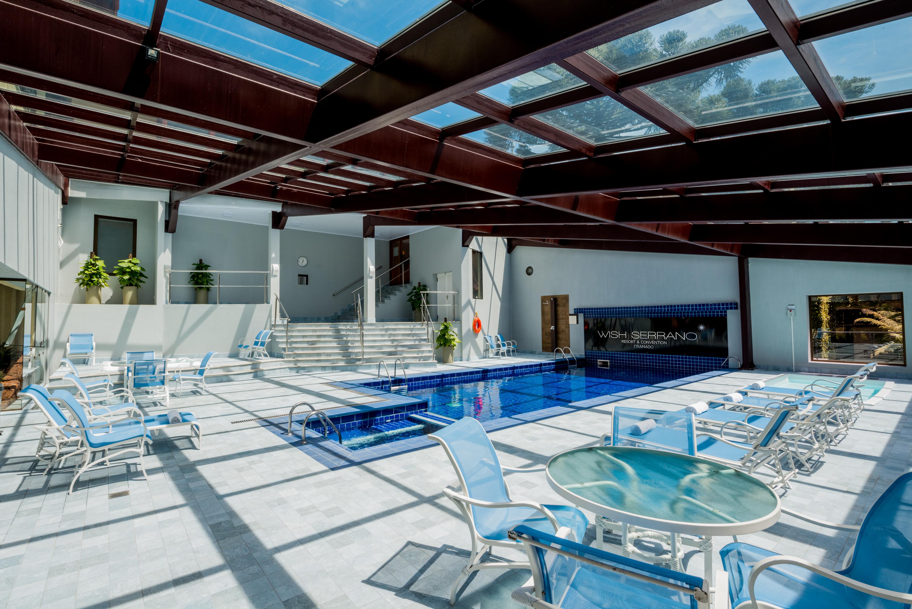 Wish Serrano Resort Gramado Exteriér fotografie The swimming pool at the hotel