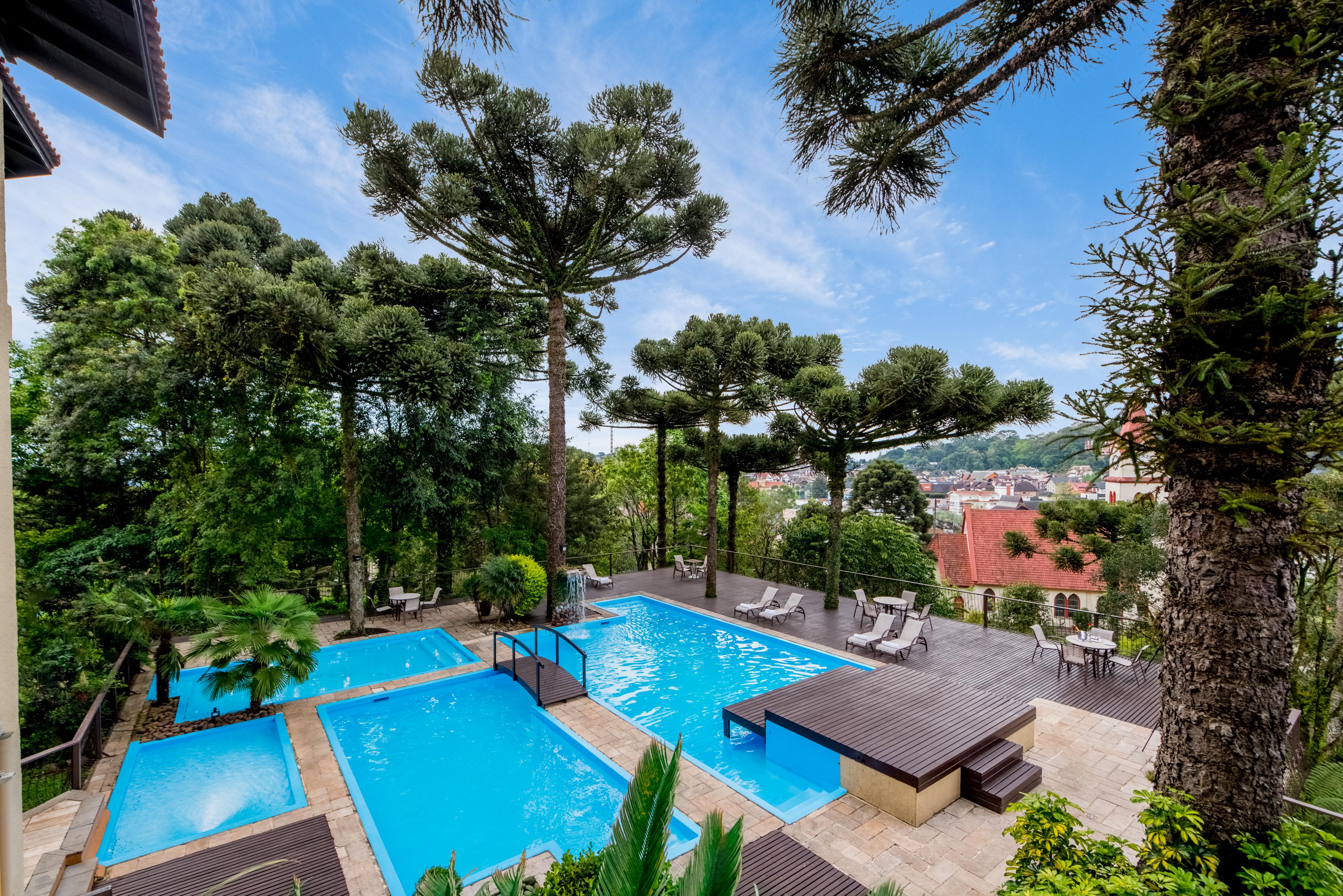 Wish Serrano Resort Gramado Exteriér fotografie The swimming pool at the hotel